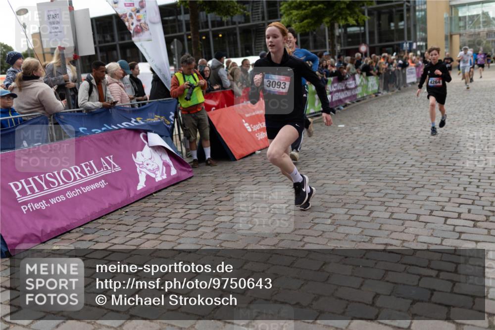12.06.2026 - Holstenköstenlauf Michael Strokosch http://msf.ph/oto/9750643 12.06.2026 17:55:27 Laufen 19, 00, 10, 3093, 4264 meine-sportfotos.de