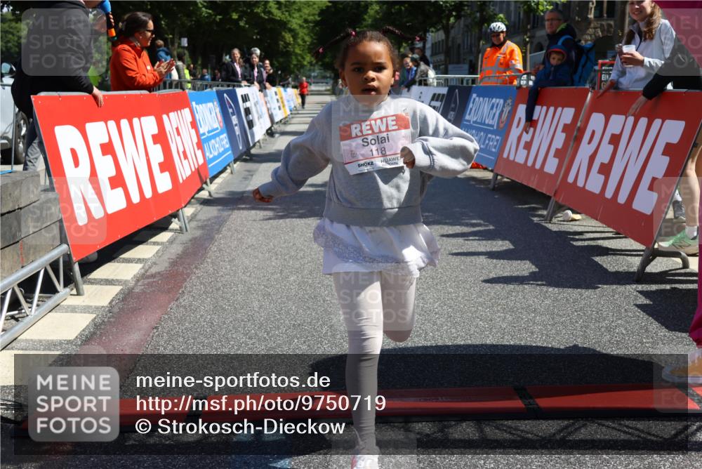 14.06.2026 - REWE Women's Run Strokosch-Dieckow http://msf.ph/oto/9750719 14.06.2026 11:39:45 Ziel 118 meine-sportfotos.de