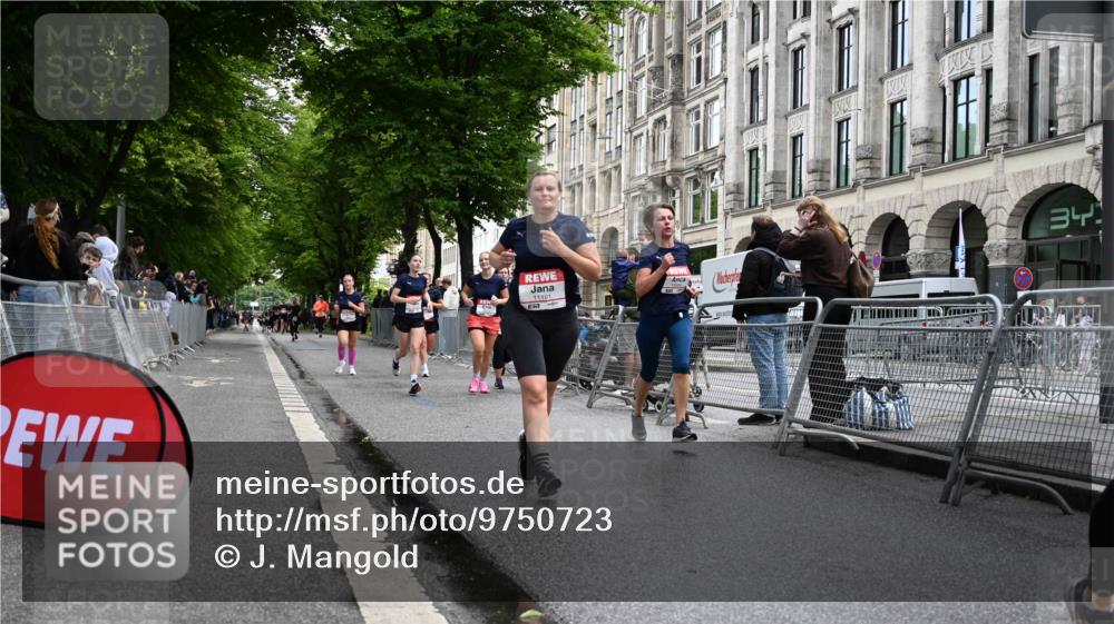 14.06.2026 - REWE Women's Run J. Mangold http://msf.ph/oto/9750723 14.06.2026 10:02:02 Ziel 10622, 10733, 10772, 10904, 10945, 10946, 11032, 11191, 11329 meine-sportfotos.de