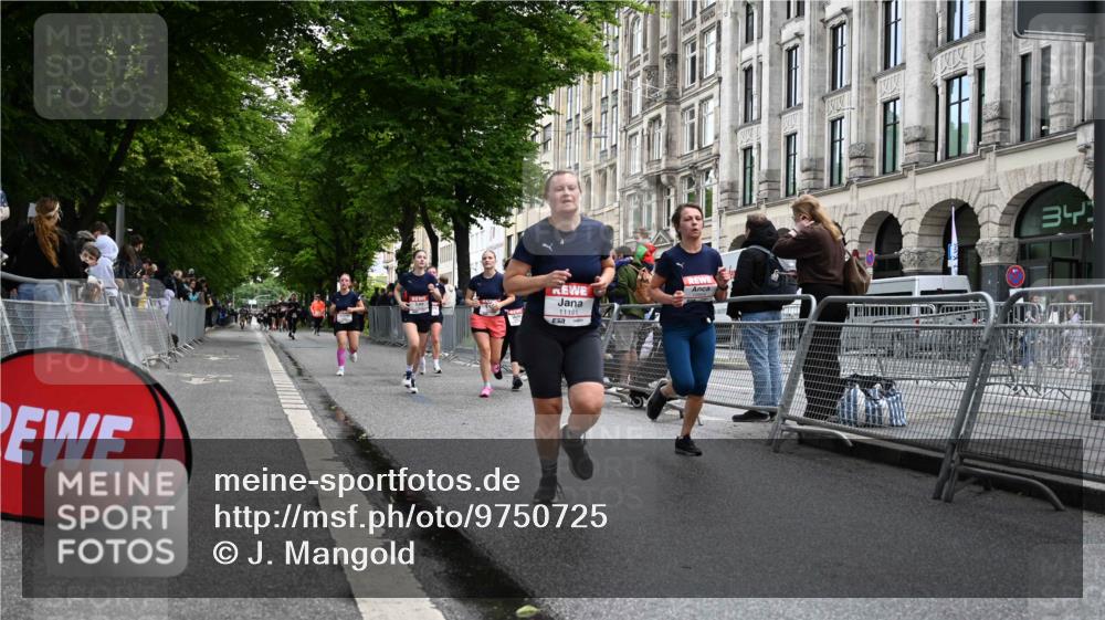 14.06.2026 - REWE Women's Run J. Mangold http://msf.ph/oto/9750725 14.06.2026 10:02:03 Ziel 10622, 10733, 10772, 10904, 10945, 10946, 11032, 11191, 11329 meine-sportfotos.de