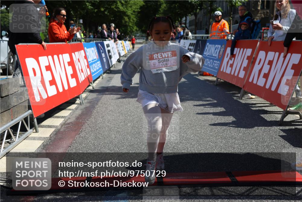 14.06.2026 - REWE Women's Run Strokosch-Dieckow http://msf.ph/oto/9750729 14.06.2026 11:39:45 Ziel 118 meine-sportfotos.de