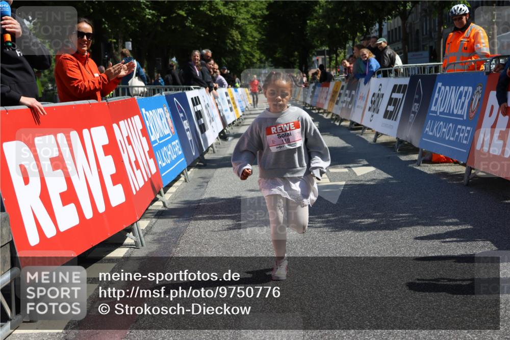 14.06.2026 - REWE Women's Run Strokosch-Dieckow http://msf.ph/oto/9750776 14.06.2026 11:39:44 Ziel 118 meine-sportfotos.de