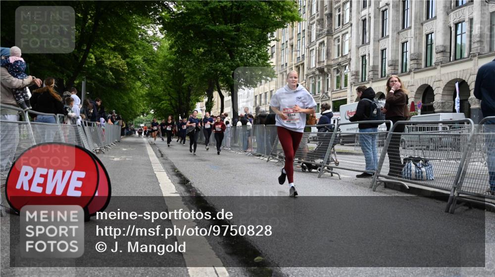 14.06.2026 - REWE Women's Run J. Mangold http://msf.ph/oto/9750828 14.06.2026 10:02:51 Ziel 10028, 10029, 10224, 10510, 11444, 11523 meine-sportfotos.de