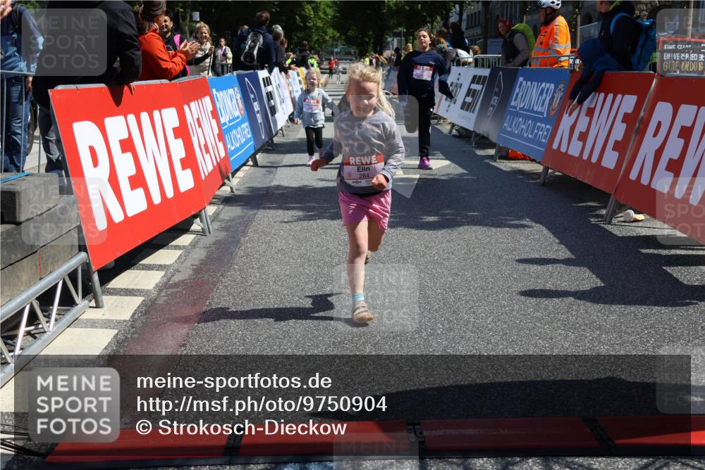 14.06.2026 - REWE Women's Run Strokosch-Dieckow http://msf.ph/oto/9750904 14.06.2026 11:39:22 Ziel 202, 218, 222, 243, 284, 291, 366 meine-sportfotos.de