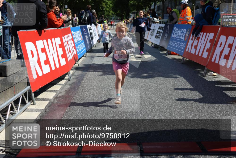14.06.2026 - REWE Women's Run Strokosch-Dieckow http://msf.ph/oto/9750912 14.06.2026 11:39:22 Ziel 202, 218, 222, 243, 284, 291, 366 meine-sportfotos.de