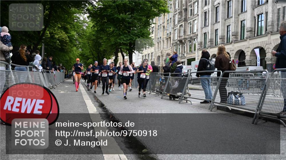 14.06.2026 - REWE Women's Run J. Mangold http://msf.ph/oto/9750918 14.06.2026 10:03:16 Ziel 10032, 10268, 10483, 10528, 10529, 10938, 10953, 10983, 11158, 11243, 11397 meine-sportfotos.de