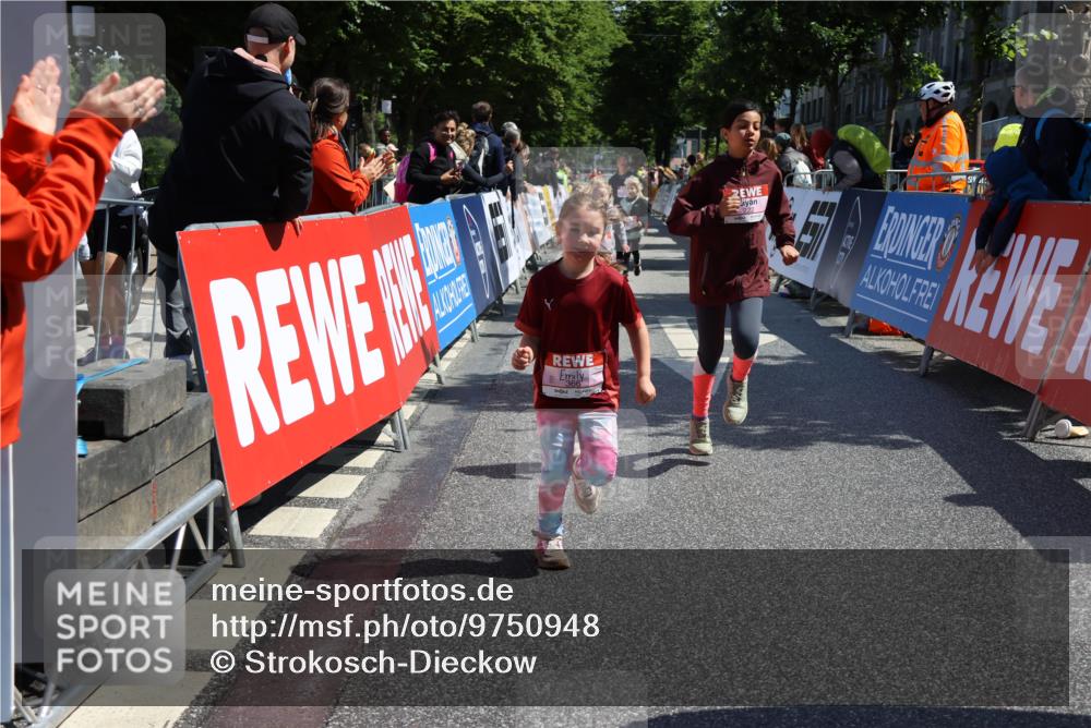 14.06.2026 - REWE Women's Run Strokosch-Dieckow http://msf.ph/oto/9750948 14.06.2026 11:39:19 Ziel 115, 202, 222, 284, 366 meine-sportfotos.de