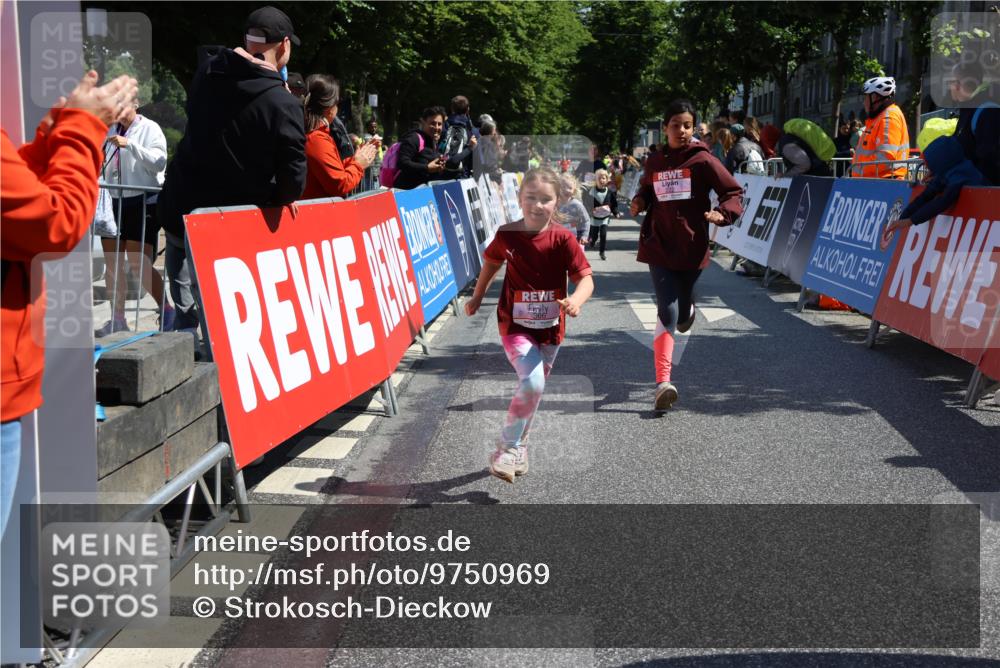 14.06.2026 - REWE Women's Run Strokosch-Dieckow http://msf.ph/oto/9750969 14.06.2026 11:39:19 Ziel 115, 202, 222, 284, 366 meine-sportfotos.de