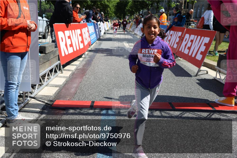 14.06.2026 - REWE Women's Run Strokosch-Dieckow http://msf.ph/oto/9750976 14.06.2026 11:39:15 Ziel 115, 202 meine-sportfotos.de