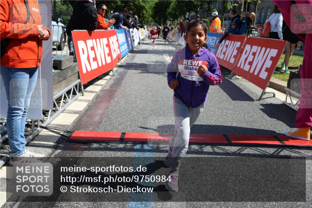 14.06.2026 - REWE Women's Run Strokosch-Dieckow http://msf.ph/oto/9750984 14.06.2026 11:39:15 Ziel 115, 202 meine-sportfotos.de