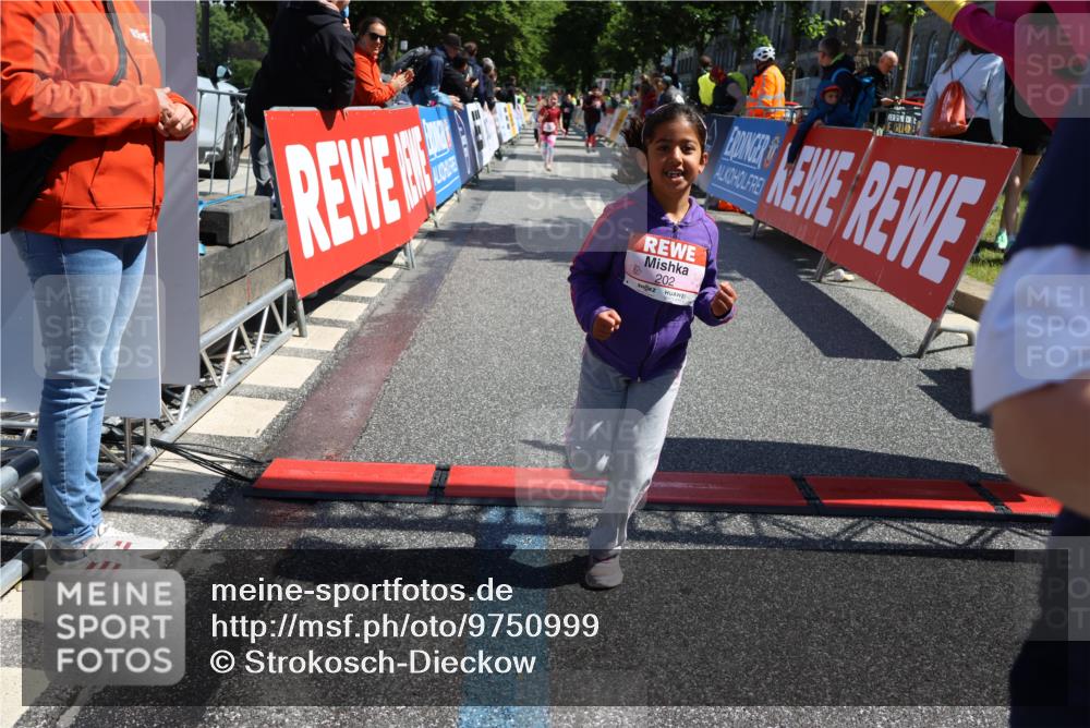 14.06.2026 - REWE Women's Run Strokosch-Dieckow http://msf.ph/oto/9750999 14.06.2026 11:39:15 Ziel 115, 202 meine-sportfotos.de
