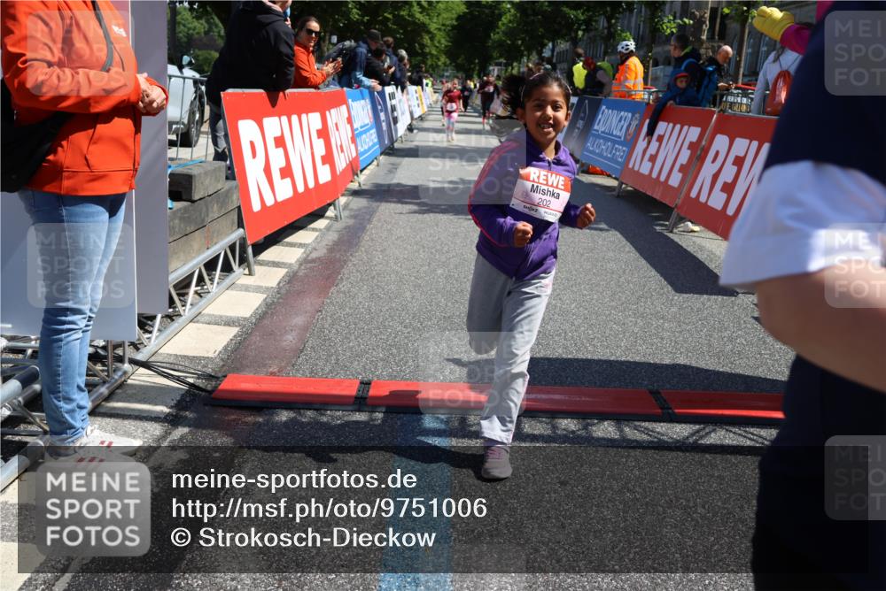 14.06.2026 - REWE Women's Run Strokosch-Dieckow http://msf.ph/oto/9751006 14.06.2026 11:39:15 Ziel 115, 202 meine-sportfotos.de