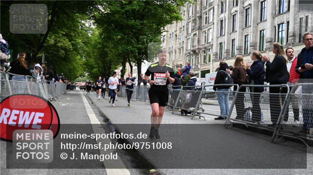 14.06.2026 - REWE Women's Run J. Mangold http://msf.ph/oto/9751008 14.06.2026 10:03:34 Ziel 10011, 10013, 10017, 10441, 10996, 11442 meine-sportfotos.de