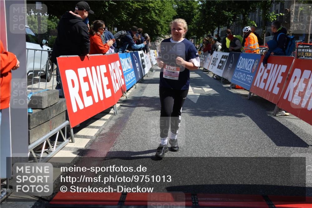 14.06.2026 - REWE Women's Run Strokosch-Dieckow http://msf.ph/oto/9751013 14.06.2026 11:39:13 Ziel 115, 147, 202, 287 meine-sportfotos.de