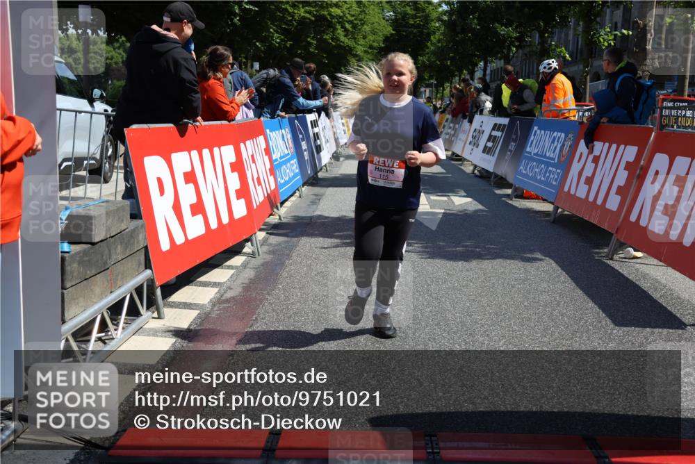 14.06.2026 - REWE Women's Run Strokosch-Dieckow http://msf.ph/oto/9751021 14.06.2026 11:39:13 Ziel 115, 147, 202, 287 meine-sportfotos.de