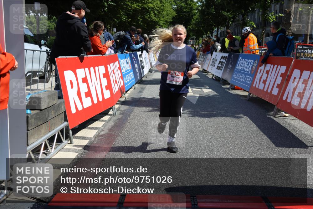 14.06.2026 - REWE Women's Run Strokosch-Dieckow http://msf.ph/oto/9751026 14.06.2026 11:39:12 Ziel 115, 147, 202, 236, 287 meine-sportfotos.de