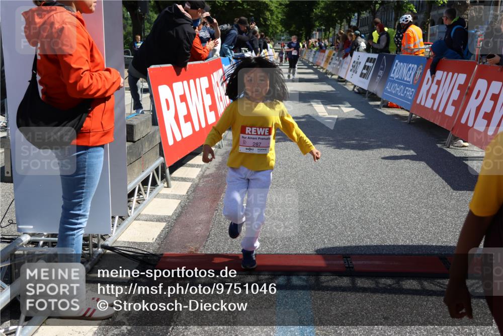 14.06.2026 - REWE Women's Run Strokosch-Dieckow http://msf.ph/oto/9751046 14.06.2026 11:39:06 Ziel 147, 213, 219, 223, 229, 230, 231, 236, 285, 286, 287, 308 meine-sportfotos.de