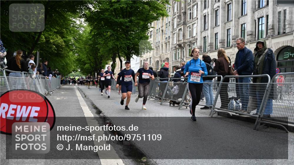 14.06.2026 - REWE Women's Run J. Mangold http://msf.ph/oto/9751109 14.06.2026 10:03:56 Ziel 10335, 10544, 10554, 10974, 11037, 11108, 11279, 11338, 11534 meine-sportfotos.de