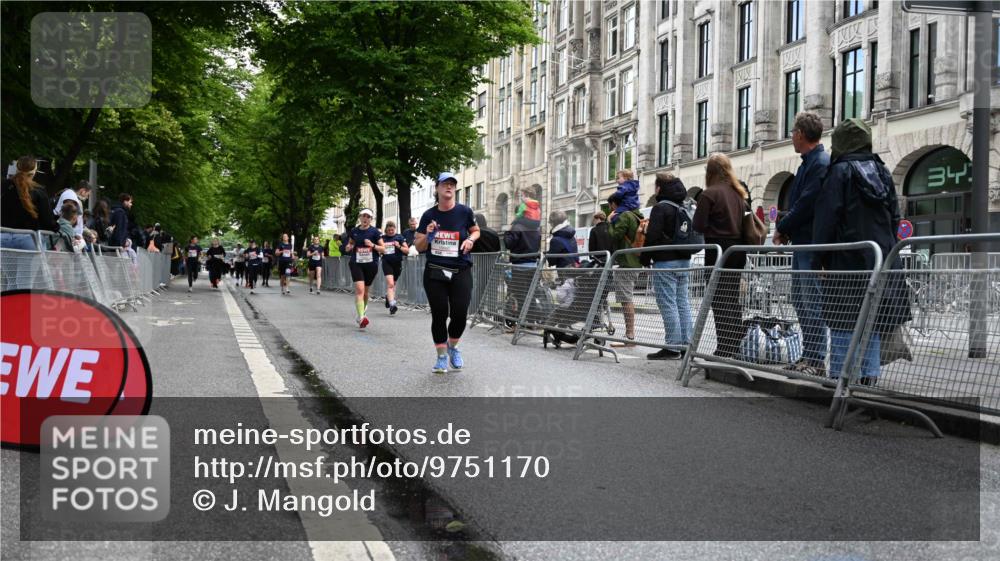 14.06.2026 - REWE Women's Run J. Mangold http://msf.ph/oto/9751170 14.06.2026 10:04:04 Ziel 10544, 10656, 10660, 11144, 11338, 11534 meine-sportfotos.de