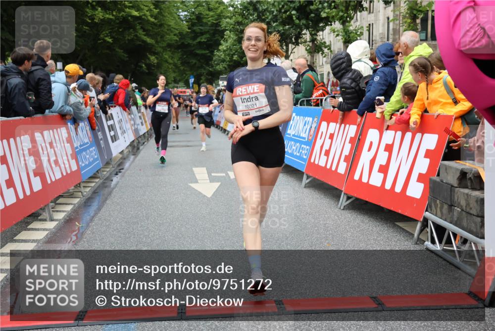 14.06.2026 - REWE Women's Run Strokosch-Dieckow http://msf.ph/oto/9751272 14.06.2026 09:50:25 Ziel 10021, 10346, 10396, 10958 meine-sportfotos.de