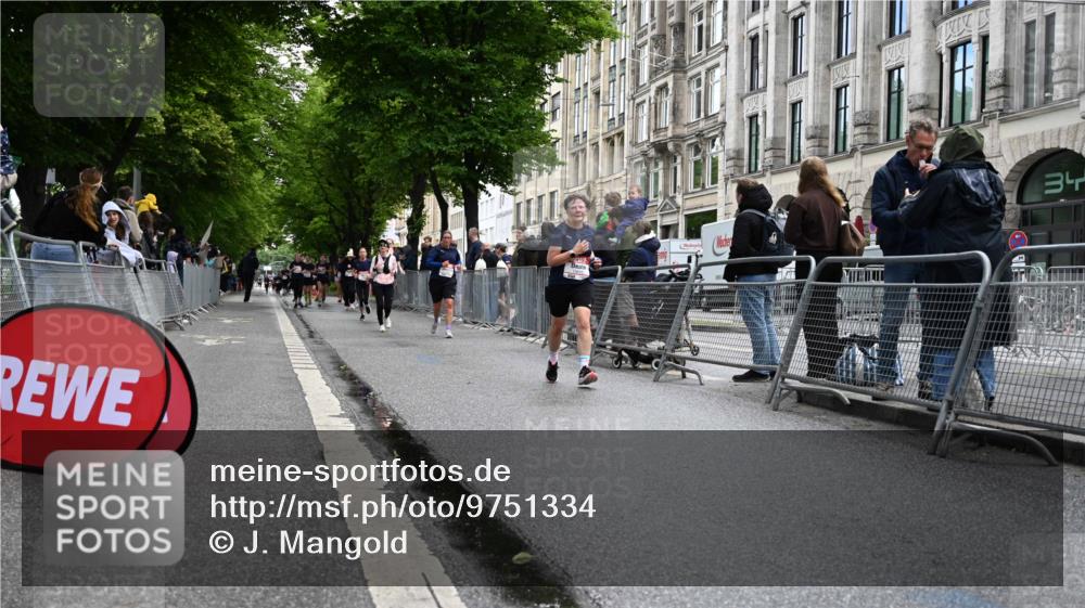 14.06.2026 - REWE Women's Run J. Mangold http://msf.ph/oto/9751334 14.06.2026 10:04:35 Ziel 10326, 10610, 11290 meine-sportfotos.de