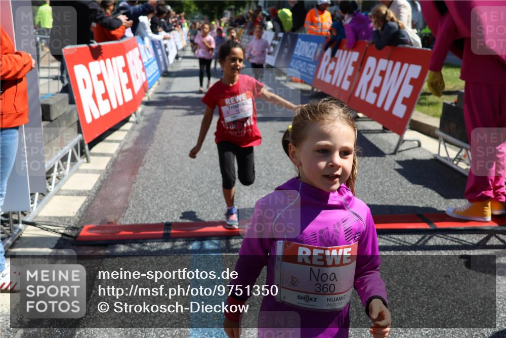 14.06.2026 - REWE Women's Run Strokosch-Dieckow http://msf.ph/oto/9751350 14.06.2026 11:38:52 Ziel 109, 134, 143, 144, 161, 186, 191, 197, 217, 242, 332, 347, 349, 360 meine-sportfotos.de