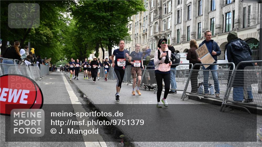 14.06.2026 - REWE Women's Run J. Mangold http://msf.ph/oto/9751379 14.06.2026 10:04:41 Ziel 10127, 10191, 10329, 10610, 10822, 11081, 11290, 11482 meine-sportfotos.de
