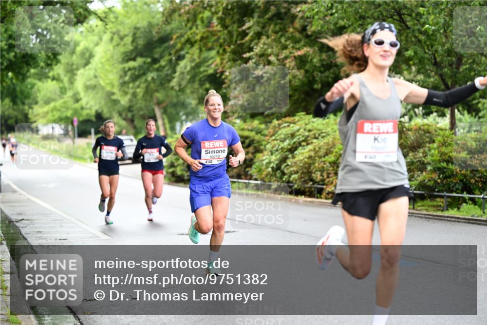 14.06.2026 - REWE Women's Run Dr. Thomas Lammeyer http://msf.ph/oto/9751382 14.06.2026 09:13:29 Laufen 10848, 57 meine-sportfotos.de