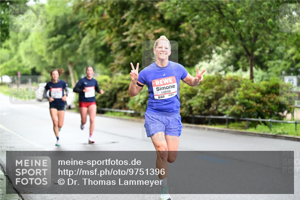 14.06.2026 - REWE Women's Run Dr. Thomas Lammeyer http://msf.ph/oto/9751396 14.06.2026 09:13:30 Laufen 10848, 7 meine-sportfotos.de