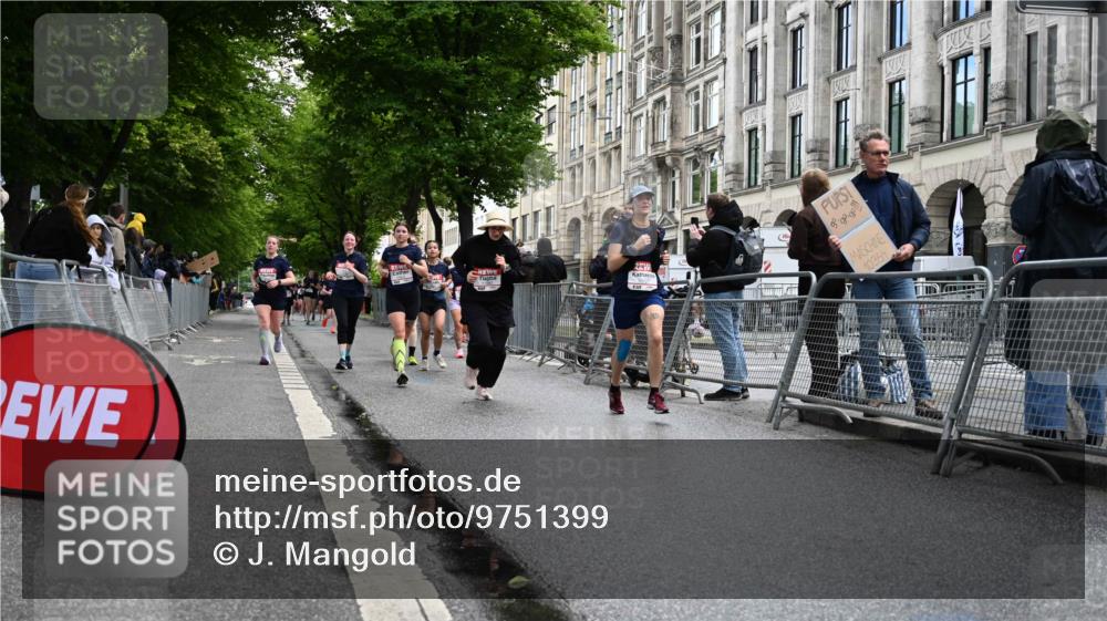 14.06.2026 - REWE Women's Run J. Mangold http://msf.ph/oto/9751399 14.06.2026 10:04:44 Ziel 10127, 10191, 10329, 10719, 10822, 11027, 11043, 11081, 11091, 11290, 11323, 11482, 11524 meine-sportfotos.de