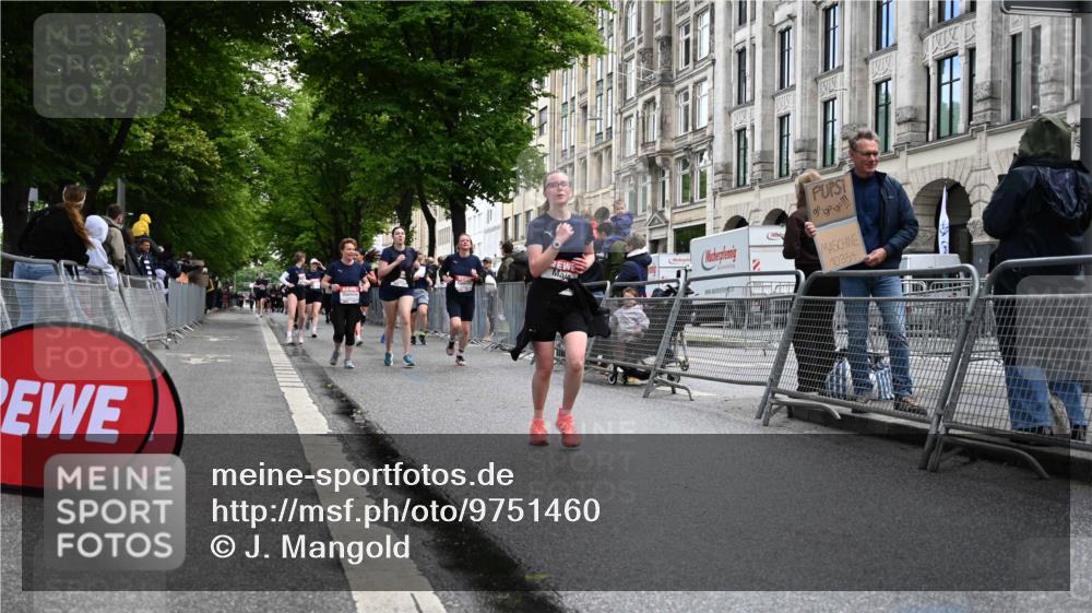 14.06.2026 - REWE Women's Run J. Mangold http://msf.ph/oto/9751460 14.06.2026 10:04:53 Ziel 10318, 10409, 10588, 10674, 10675, 10719, 11027, 11043, 11091 meine-sportfotos.de