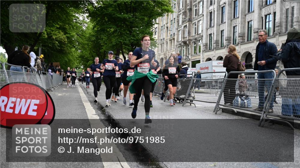 14.06.2026 - REWE Women's Run J. Mangold http://msf.ph/oto/9751985 14.06.2026 10:06:05 Ziel 10243, 10255, 10474, 10655, 10672, 10826, 10857, 11011, 11148, 11233, 11235, 11250, 11410, 11521 meine-sportfotos.de