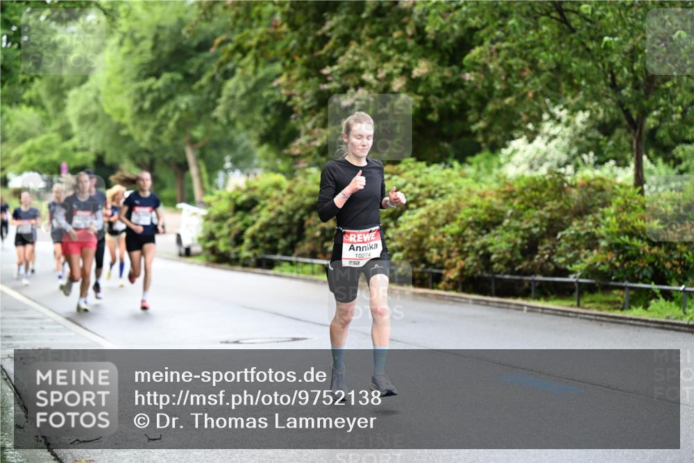 14.06.2026 - REWE Women's Run Dr. Thomas Lammeyer http://msf.ph/oto/9752138 14.06.2026 09:15:00 Laufen 10274, 7 meine-sportfotos.de
