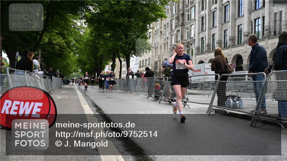 14.06.2026 - REWE Women's Run J. Mangold http://msf.ph/oto/9752514 14.06.2026 10:07:43 Ziel 10213, 11073, 11480 meine-sportfotos.de