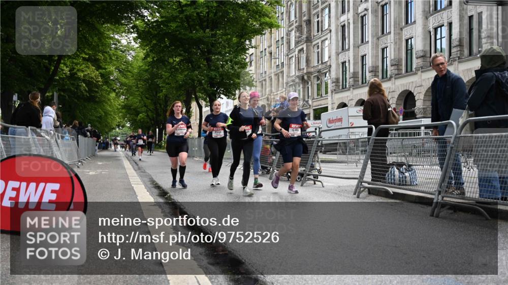 14.06.2026 - REWE Women's Run J. Mangold http://msf.ph/oto/9752526 14.06.2026 10:07:50 Ziel 10353, 10723, 10739, 10743, 11145, 11376, 11393 meine-sportfotos.de