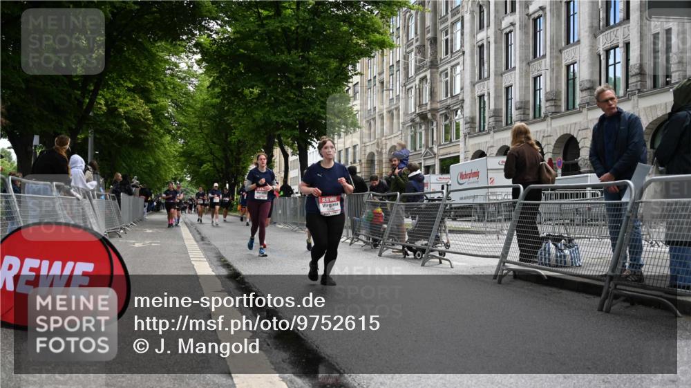 14.06.2026 - REWE Women's Run J. Mangold http://msf.ph/oto/9752615 14.06.2026 10:08:05 Ziel 10504, 10574, 10578, 10582, 10760, 10764, 11525 meine-sportfotos.de