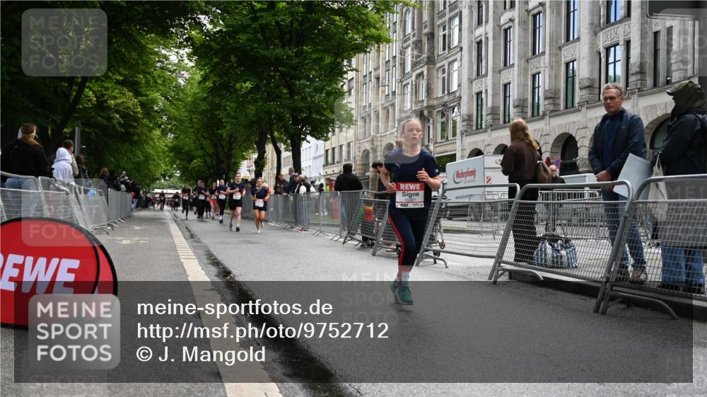 14.06.2026 - REWE Women's Run J. Mangold http://msf.ph/oto/9752712 14.06.2026 10:08:28 Ziel 10114, 10361, 10846, 11071 meine-sportfotos.de