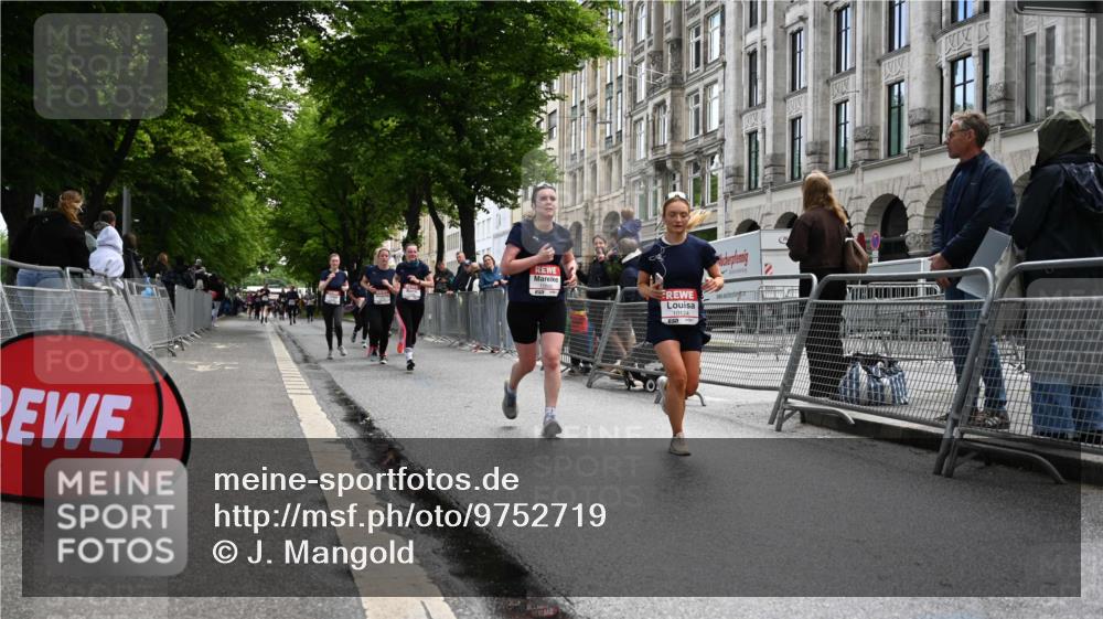 14.06.2026 - REWE Women's Run J. Mangold http://msf.ph/oto/9752719 14.06.2026 10:08:33 Ziel 10124, 10259, 10376, 10692, 10793, 11197 meine-sportfotos.de