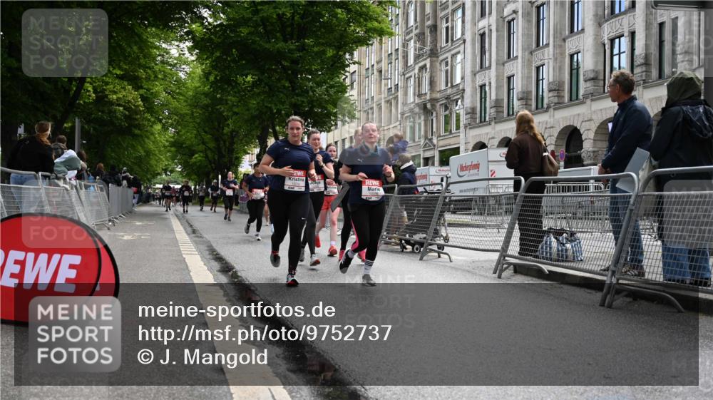 14.06.2026 - REWE Women's Run J. Mangold http://msf.ph/oto/9752737 14.06.2026 10:08:37 Ziel 10124, 10248, 10259, 10376, 10692, 10793, 11159, 11197, 11219 meine-sportfotos.de