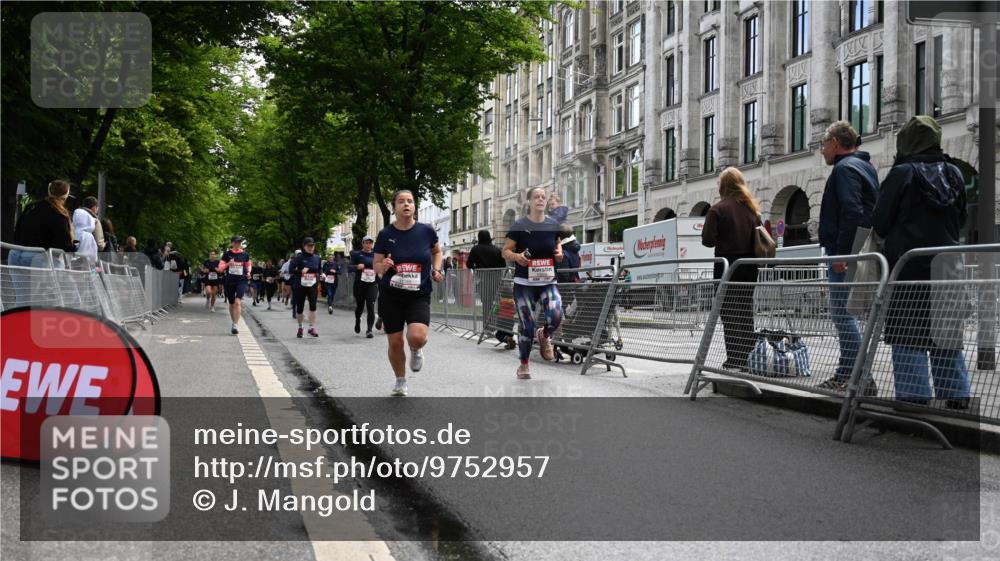 14.06.2026 - REWE Women's Run J. Mangold http://msf.ph/oto/9752957 14.06.2026 10:09:19 Ziel 10139, 10208, 10417, 10641, 10928, 10977, 11083, 11169, 11374, 11431 meine-sportfotos.de