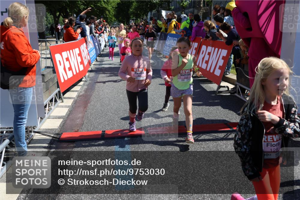 14.06.2026 - REWE Women's Run Strokosch-Dieckow http://msf.ph/oto/9753030 14.06.2026 11:38:09 Ziel 114, 117, 125, 127, 128, 145, 166, 189, 194, 198, 201, 214, 220, 241, 252, 255, 271, 272, 281, 289, 319, 321, 325, 326, 328, 331 meine-sportfotos.de
