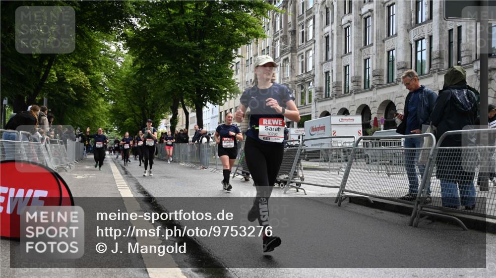 14.06.2026 - REWE Women's Run J. Mangold http://msf.ph/oto/9753276 14.06.2026 10:10:09 Ziel 10185, 10293, 11178, 11339, 11487 meine-sportfotos.de