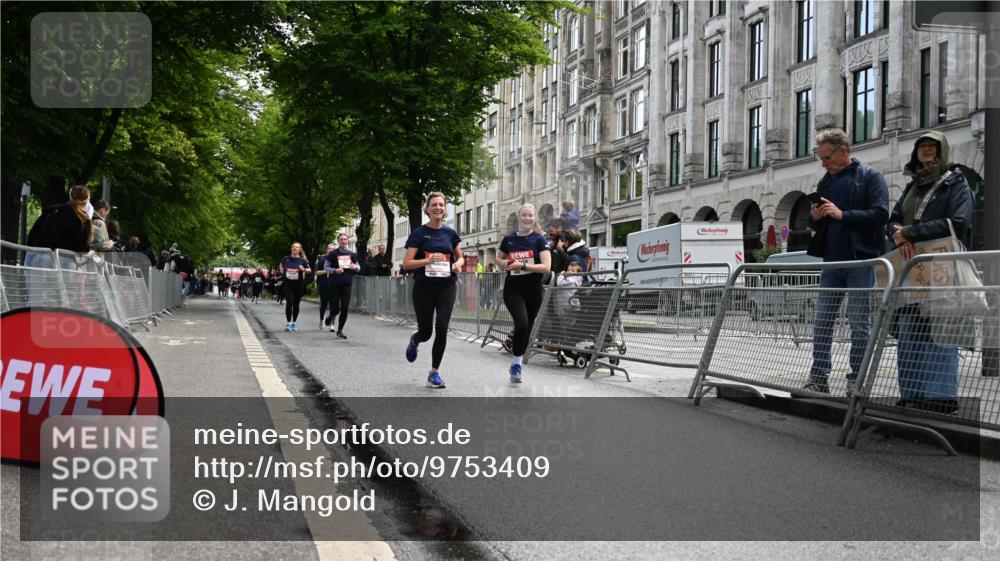 14.06.2026 - REWE Women's Run J. Mangold http://msf.ph/oto/9753409 14.06.2026 10:10:29 Ziel 10426, 10460, 10575, 10591 meine-sportfotos.de