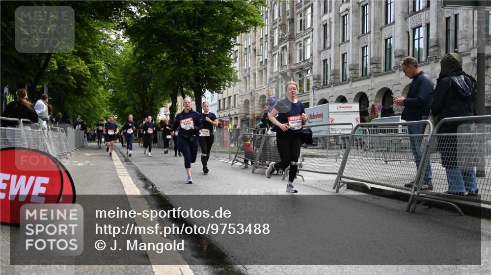 14.06.2026 - REWE Women's Run J. Mangold http://msf.ph/oto/9753488 14.06.2026 10:10:44 Ziel 10140, 10499, 10514 meine-sportfotos.de