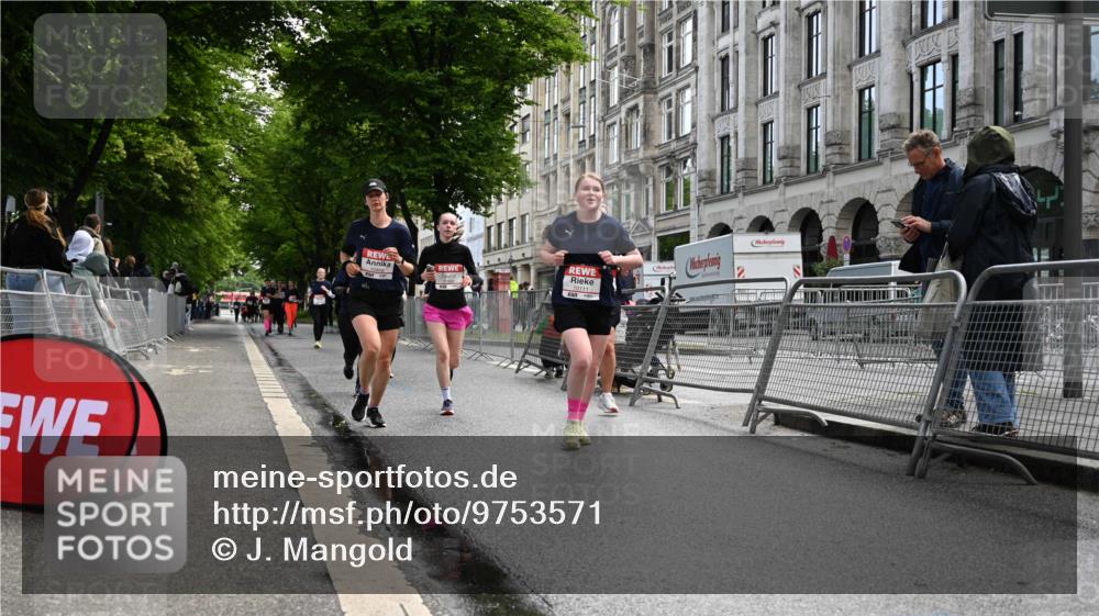 14.06.2026 - REWE Women's Run J. Mangold http://msf.ph/oto/9753571 14.06.2026 10:10:56 Ziel 10053, 10111, 10406, 10429, 10468, 10821, 10985, 11124, 11328, 11450, 11451, 11500 meine-sportfotos.de
