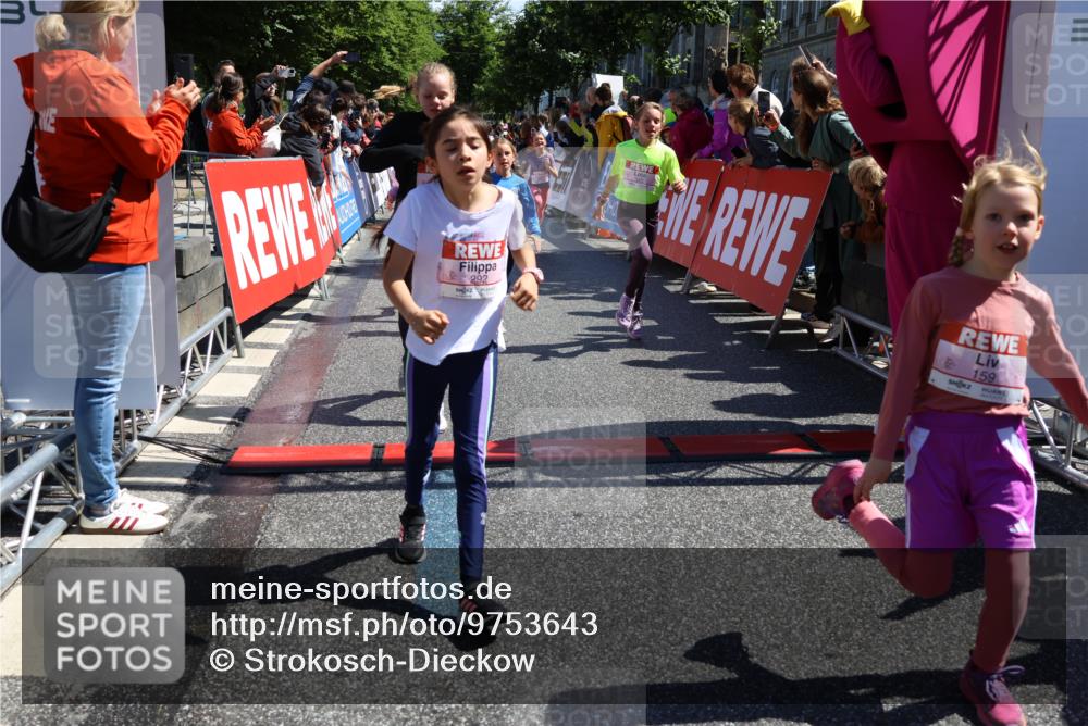 14.06.2026 - REWE Women's Run Strokosch-Dieckow http://msf.ph/oto/9753643 14.06.2026 11:37:47 Ziel 101, 112, 119, 141, 156, 159, 164, 172, 173, 179, 224, 234, 248, 257, 264, 269, 292, 311, 322, 323, 334, 339, 340, 342, 343, 344, 351, 361, 362 meine-sportfotos.de
