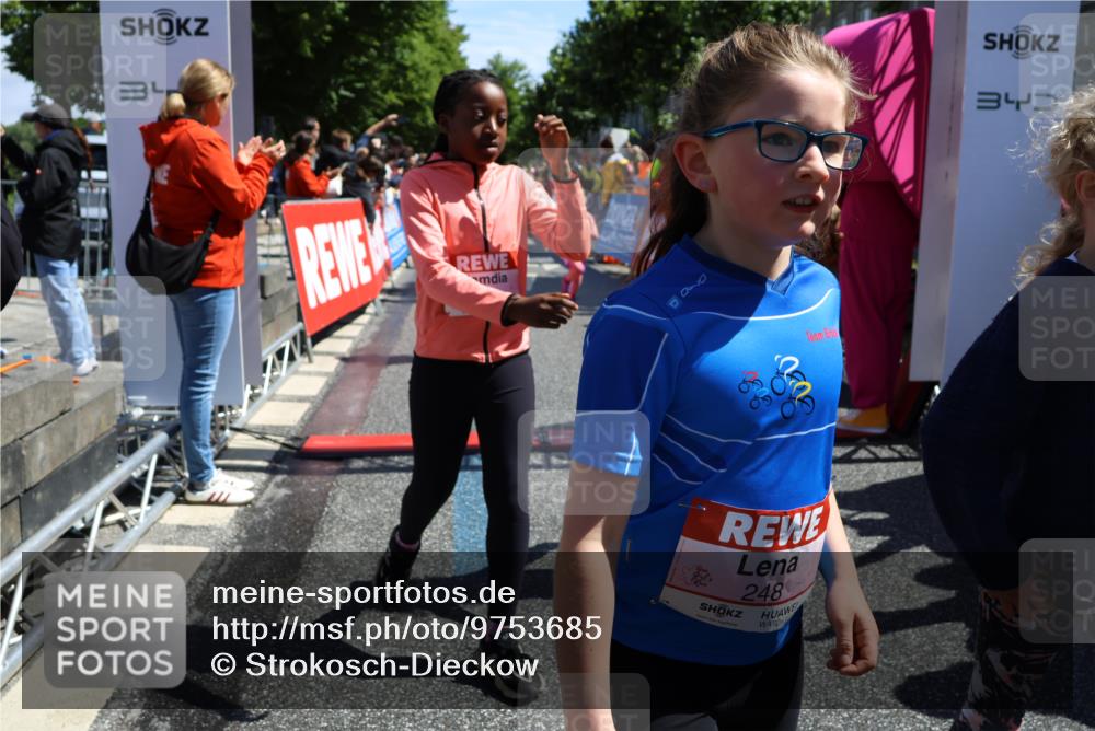 14.06.2026 - REWE Women's Run Strokosch-Dieckow http://msf.ph/oto/9753685 14.06.2026 11:37:45 Ziel 101, 112, 119, 131, 141, 156, 159, 164, 165, 172, 173, 179, 234, 248, 257, 264, 269, 292, 322, 323, 334, 339, 340, 342, 343, 344, 351, 361, 362 meine-sportfotos.de