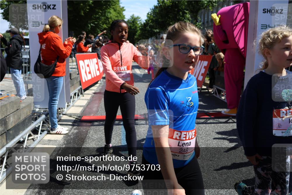 14.06.2026 - REWE Women's Run Strokosch-Dieckow http://msf.ph/oto/9753703 14.06.2026 11:37:45 Ziel 101, 112, 119, 131, 141, 156, 159, 164, 165, 172, 173, 179, 234, 248, 257, 264, 269, 292, 322, 323, 334, 339, 340, 342, 343, 344, 351, 361, 362 meine-sportfotos.de