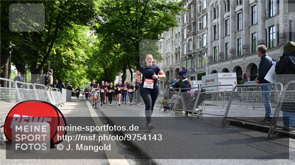 14.06.2026 - REWE Women's Run J. Mangold http://msf.ph/oto/9754143 14.06.2026 10:12:36 Ziel 10587, 11258 meine-sportfotos.de