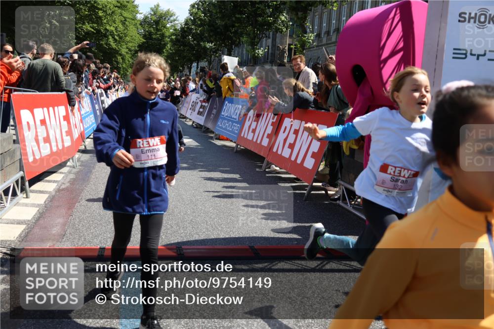 14.06.2026 - REWE Women's Run Strokosch-Dieckow http://msf.ph/oto/9754149 14.06.2026 11:37:35 Ziel 102, 104, 111, 124, 131, 132, 165, 167, 173, 176, 245, 259, 275, 314, 315, 324, 334, 336, 341, 344, 358 meine-sportfotos.de